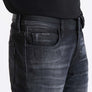 JEANS OZZY TAPERED FIT IN COATED BLACK BLACK DENIM