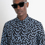 CAMISA "BARCELLONA" REGULAR FIT CON CORTE RECTO CON ESTAMPADO