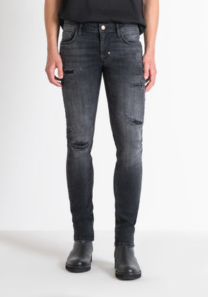 JEANS TAPERED OZZY IN BLACK BLACK DENIM VINTAGE GOLD LINE