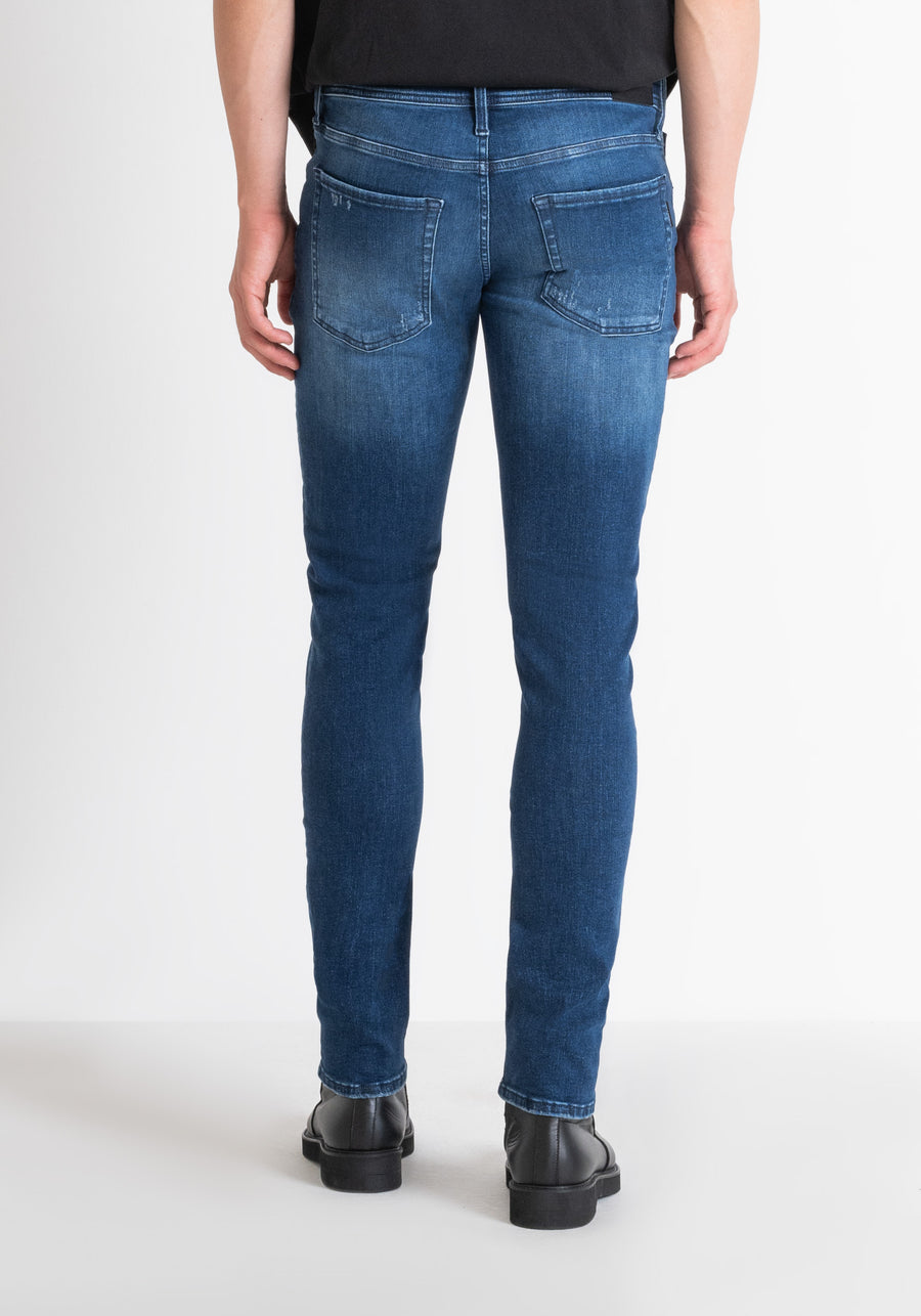 JEANS OZZY TAPERED FIT IN POWER STRETCH BLUE DENIM