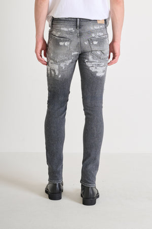 JEANS SUPERDESTROYED FIT «OZZY» EN TEJIDO VAQUERO ELÁSTICO NEGRO