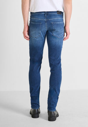 JEANS «OZZY» TAPERED FIT EN AZUL