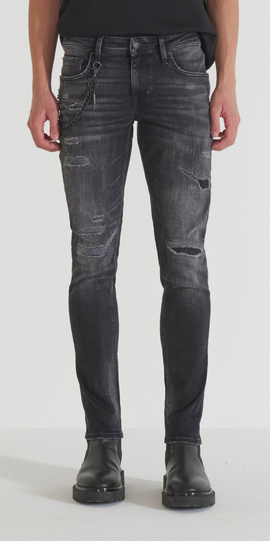JEANS IGGY TAPERED FIT IN BLACK BLACK DENIM
