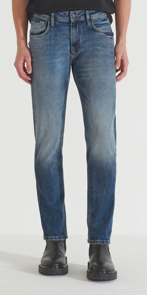 JEANS KURT COMFORT TAPERED FIT IN AUTHENTIC BLUE DENIM