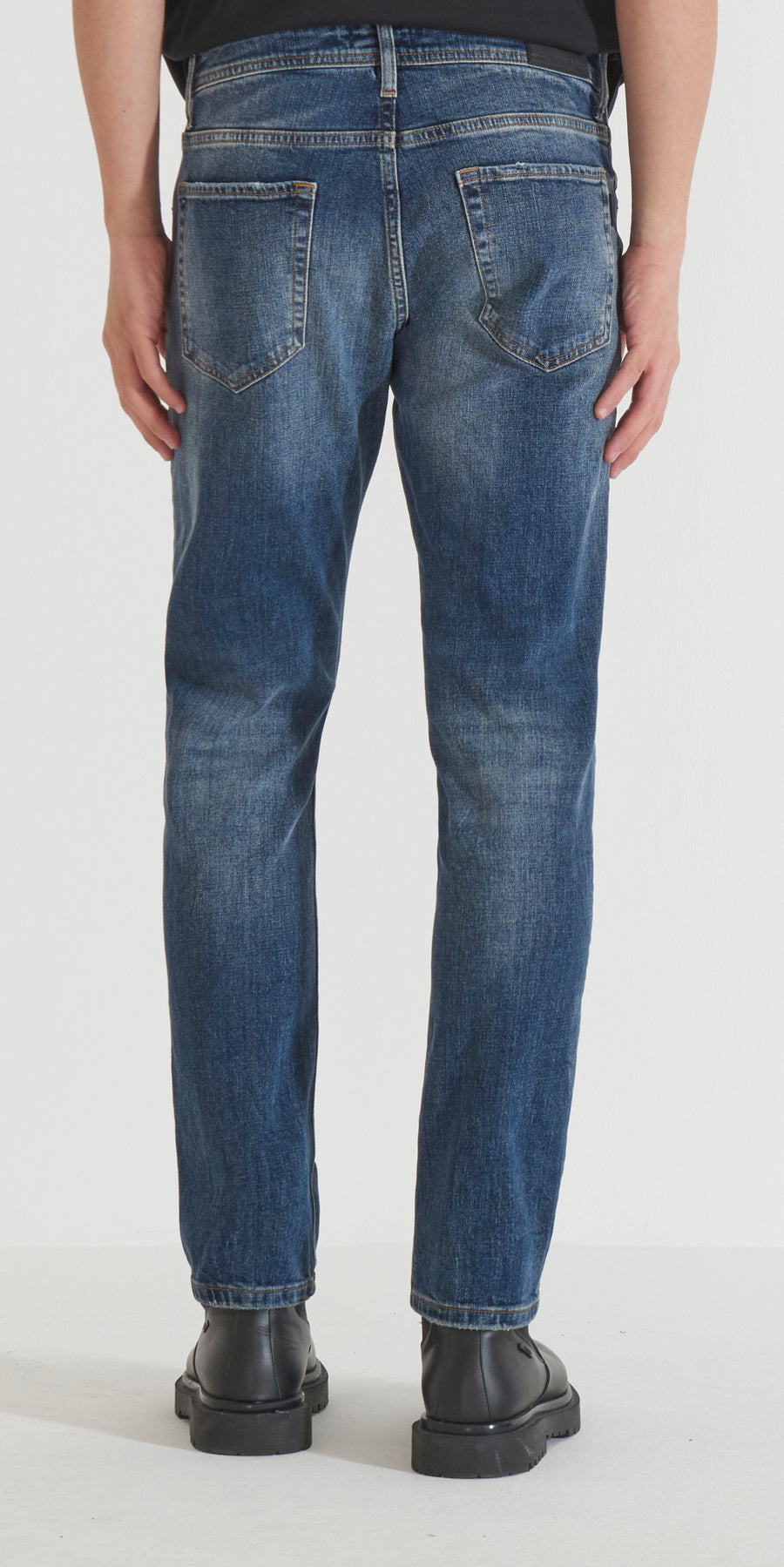 JEANS KURT COMFORT TAPERED FIT IN AUTHENTIC BLUE DENIM