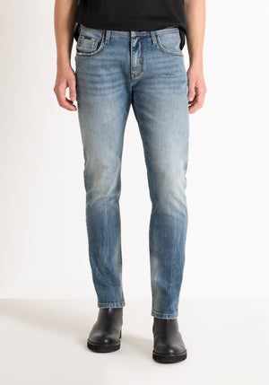 JEANS KURT COMFORT TAPERED FIT IN AUTHENTIC BLUE DENIM