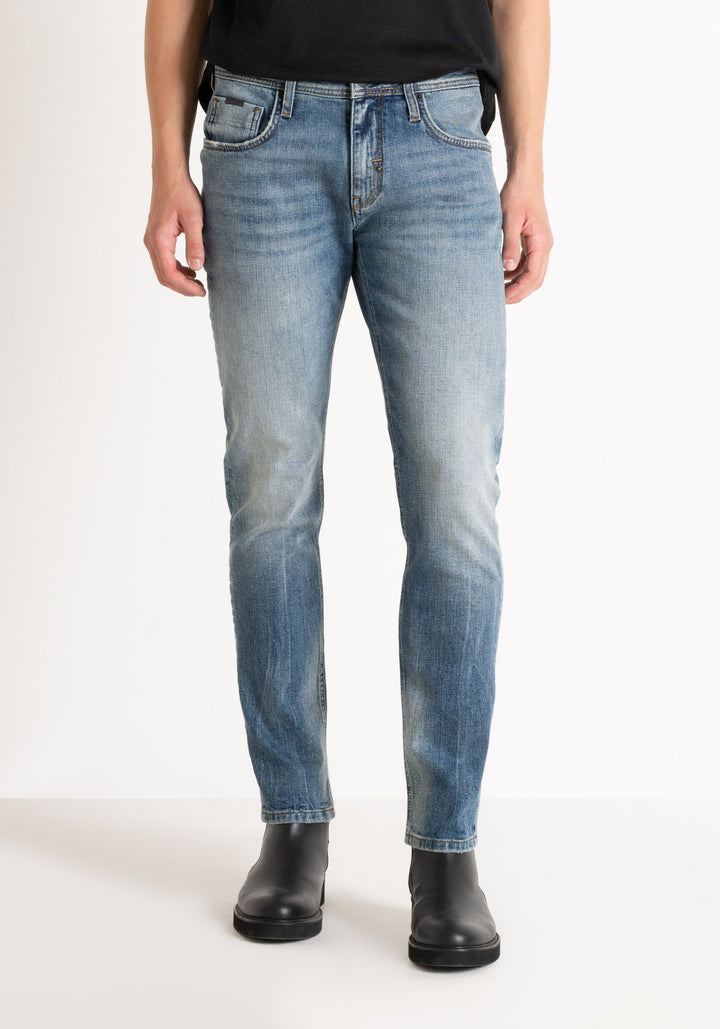 JEANS KURT COMFORT TAPERED FIT IN AUTHENTIC BLUE DENIM