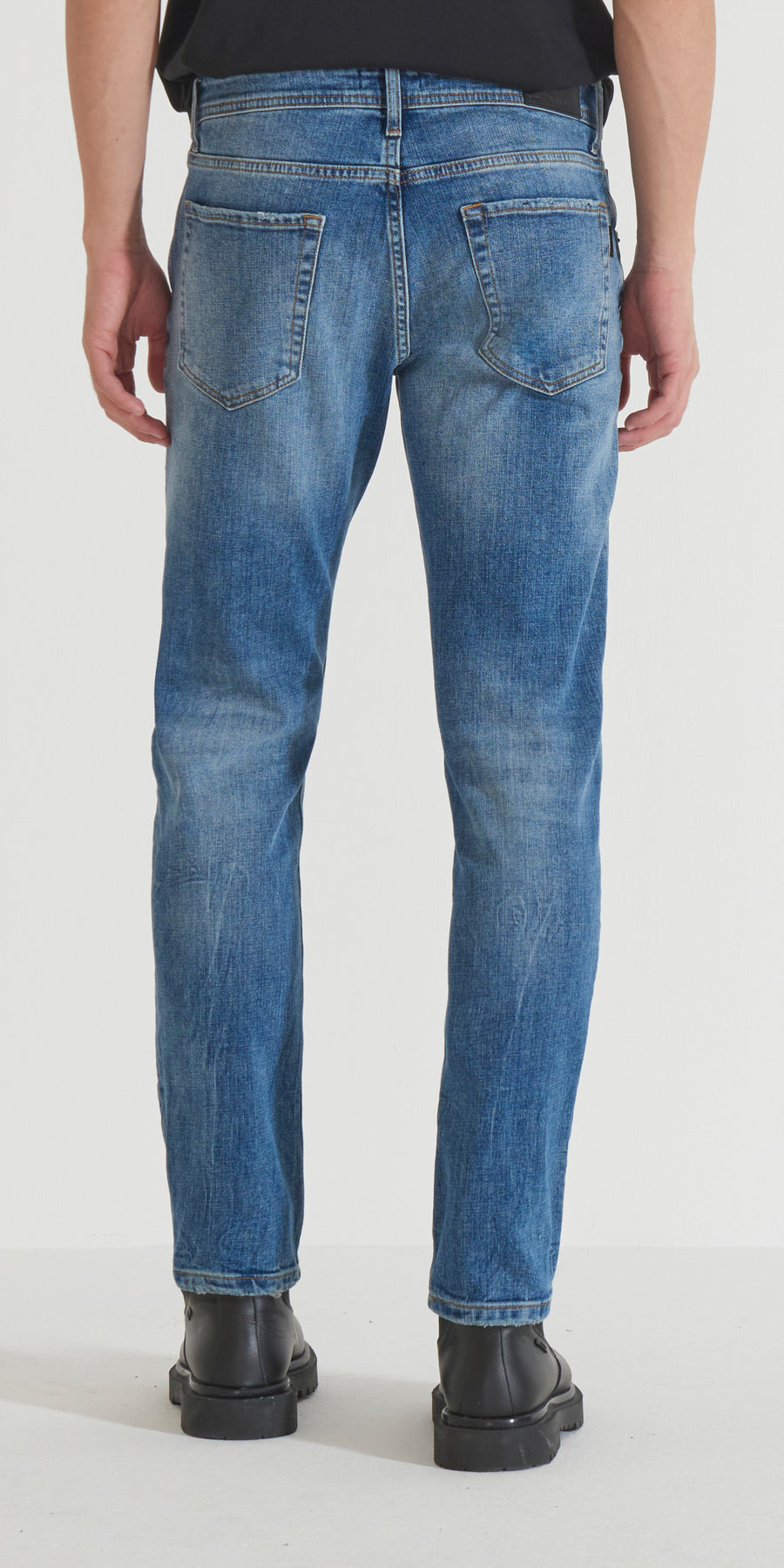 JEANS KURT COMFORT TAPERED FIT IN AUTHENTIC BLUE DENIM