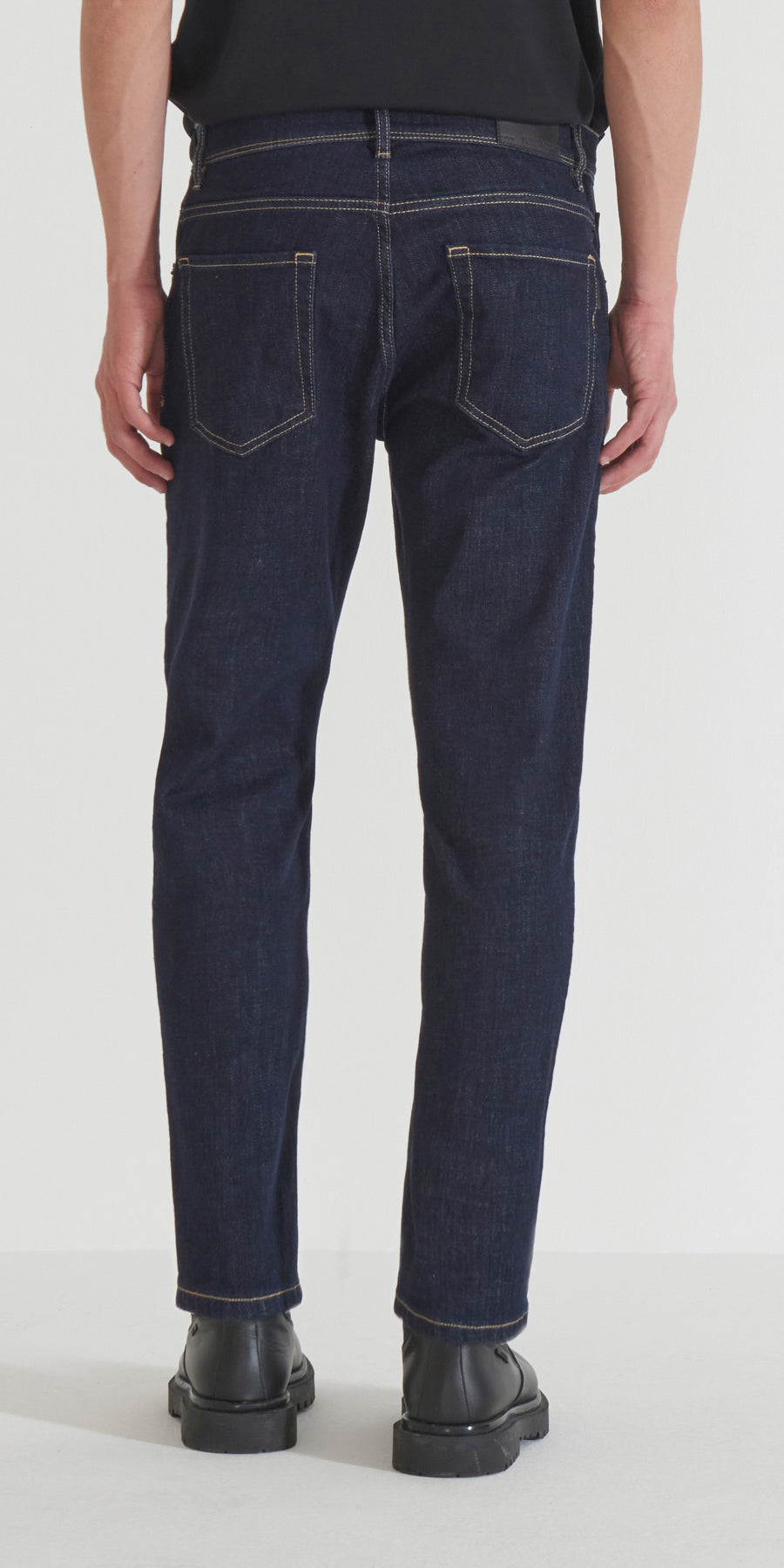 JEANS KURT COMFORT TAPERED FIT IN AUTHENTIC BLUE DENIM