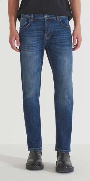 JEANS KURT COMFORT TAPERED FIT IN AUTHENTIC DENIM AZUL