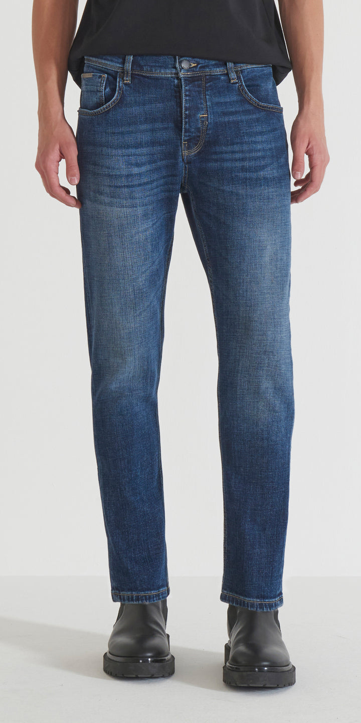 JEANS KURT COMFORT TAPERED FIT IN AUTHENTIC DENIM AZUL