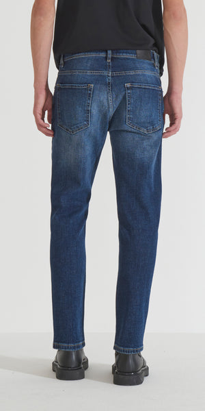 JEANS KURT COMFORT TAPERED FIT IN AUTHENTIC DENIM AZUL