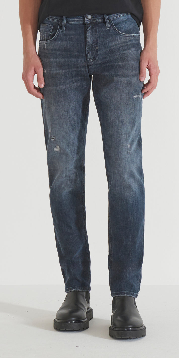 JEANS KURT COMFORT TAPERED FIT IN ICONIC BLUE DENIM
