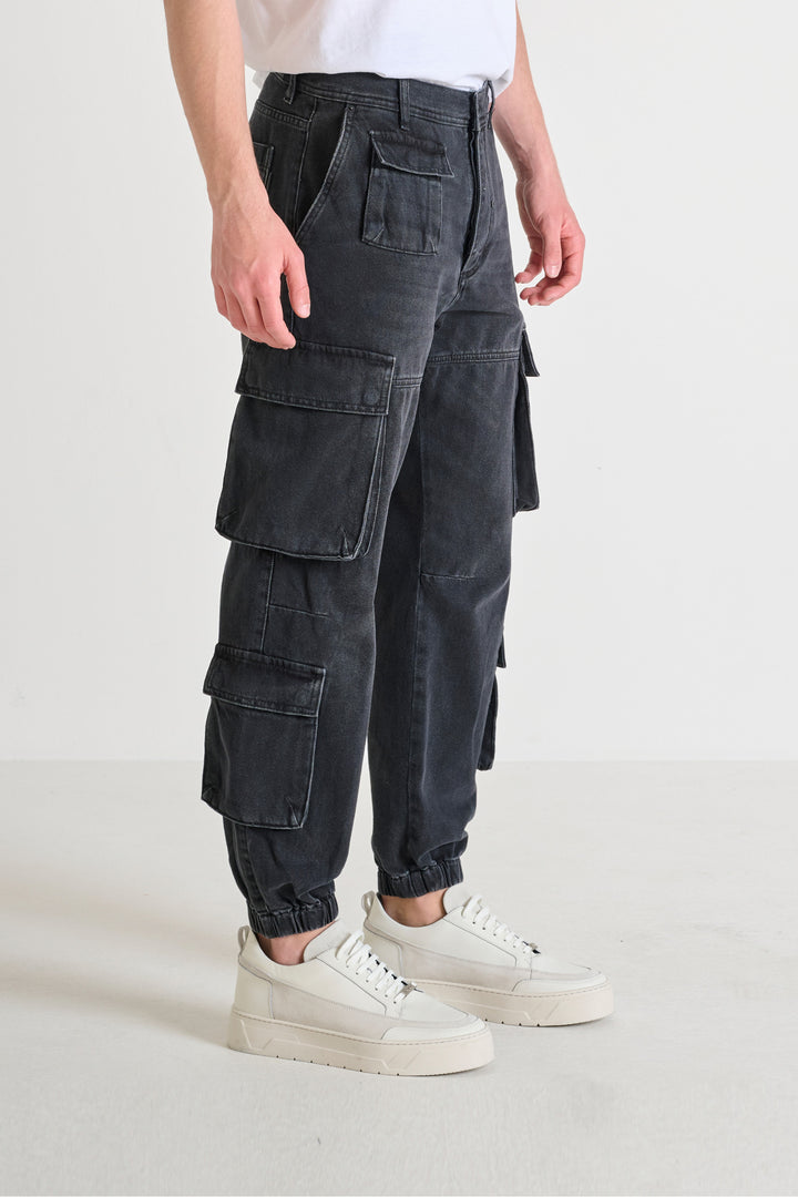 JEANS REGULAR FIT «JAY» EN TEJIDO VAQUERO OSCURO ESTILO CARGO