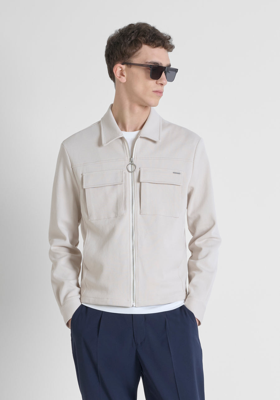CHAQUETA SLIM FIT DE MEZCLA DE PIQUÉ DE ALGODÓN CON CUELLO Y CREMALLERA