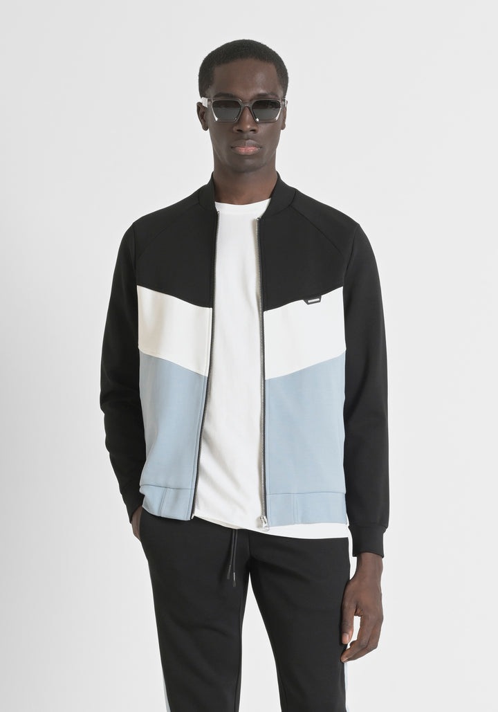 SUDADERA SLIM FIT DE MEZCLA DE ALGODÓN CON CREMALLERA Y CAPUCHA