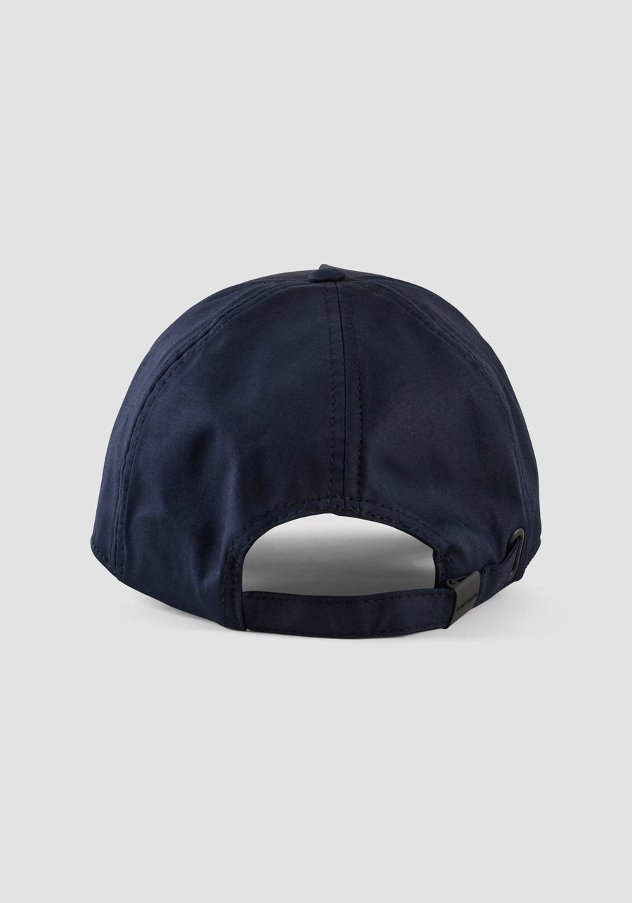 GORRA ESTILO CAMIONERO CON CIERRE AJUSTABLE