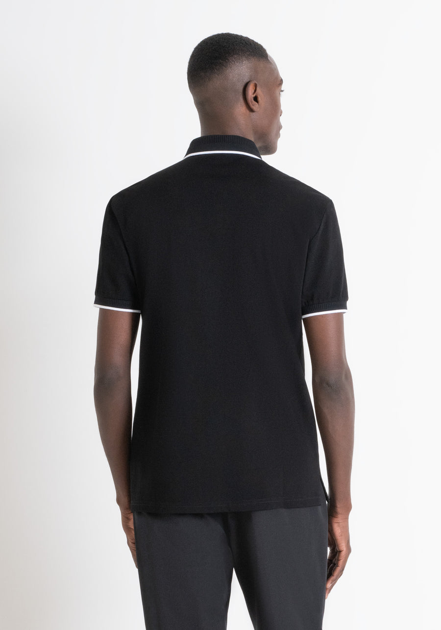 POLO REGULAR FIT DE ALGODÓN Y CON LOGOTIPO RESALTADO