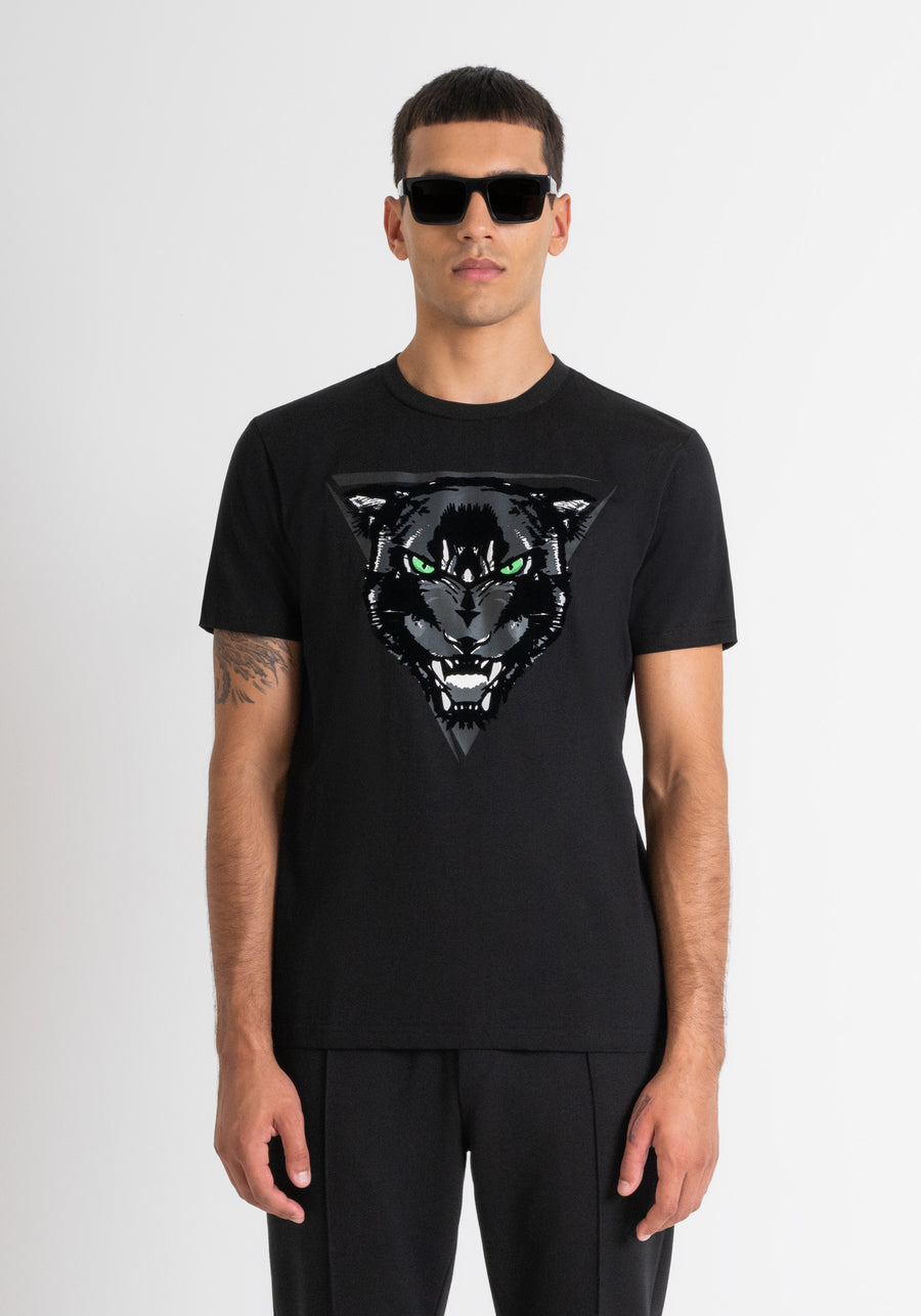 T-SHIRT REGULAR FIT DE JERSEY DE ALGODÓN NEGRO CON ESTAMPADO DE PANTERA