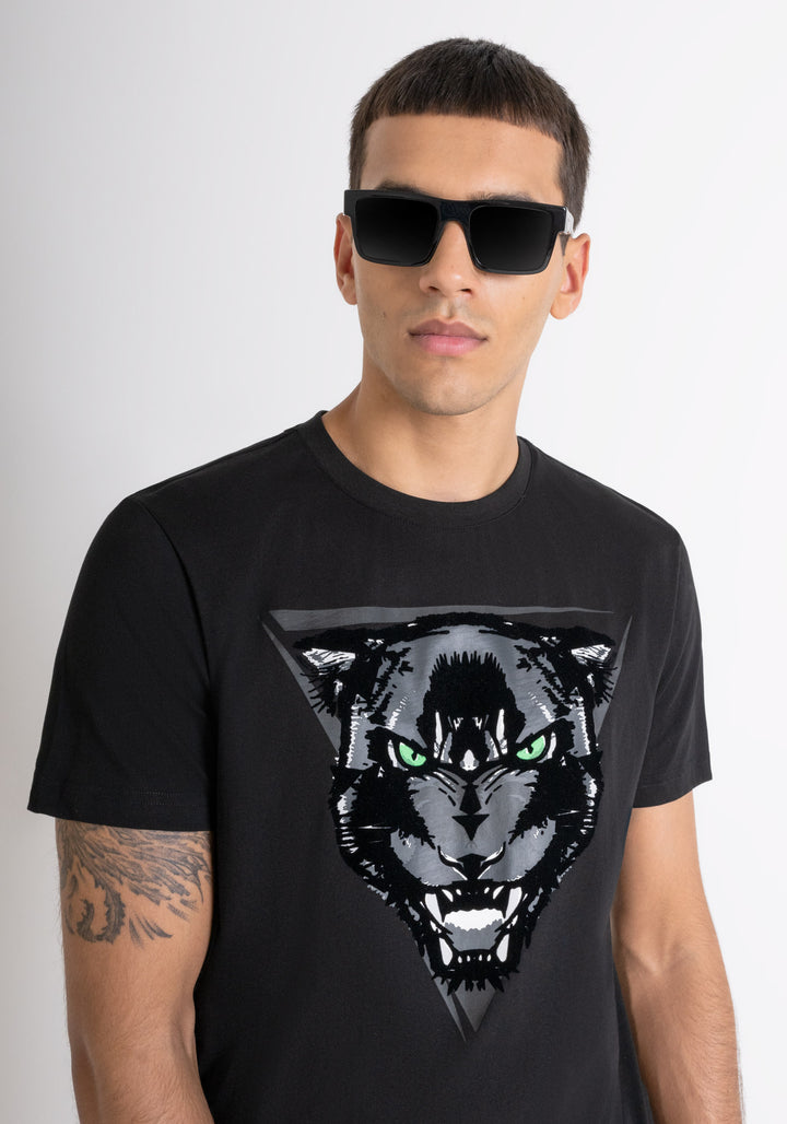 T-SHIRT REGULAR FIT DE JERSEY DE ALGODÓN NEGRO CON ESTAMPADO DE PANTERA