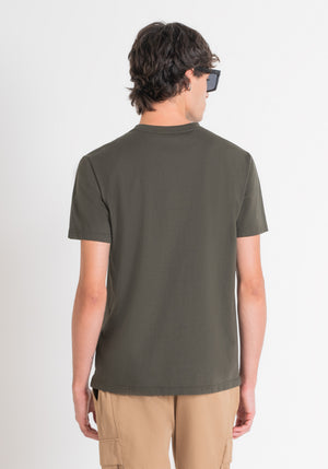 T-SHIRT REGULAR FIT DE JERSEY DE ALGODÓN CAFÉ CON LOGOTIPO