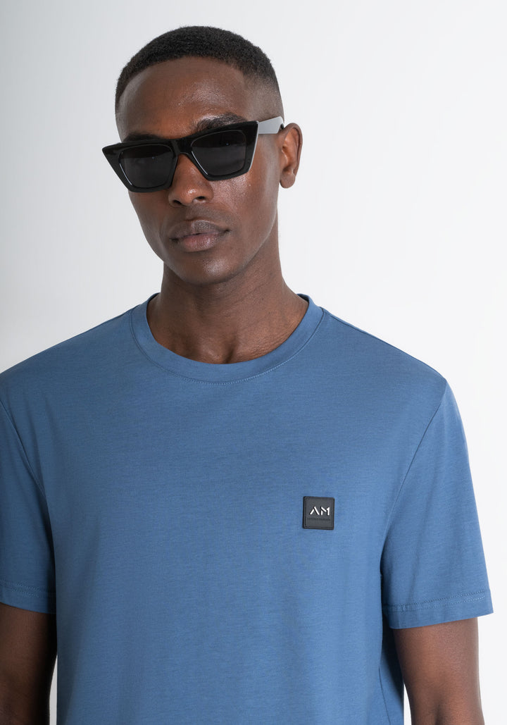 T-SHIRT REGULAR FIT DE TEJIDO AZUL DE ALGODÓN CON LOGO METÁLICO