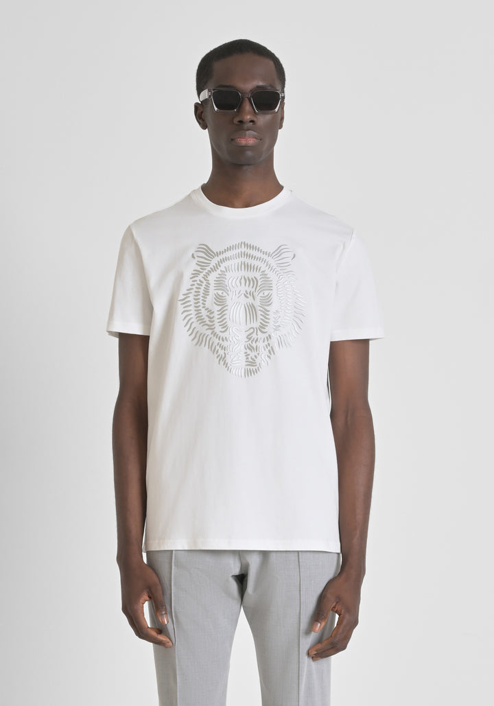 T-SHIRT REGULAR FIT 100% ALGODON CON ESTAMPADO DE TIGRE