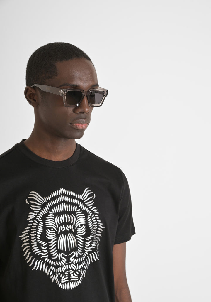T-SHIRT REGULAR FIT 100% ALGODON CON ESTAMPADO DE TIGRE