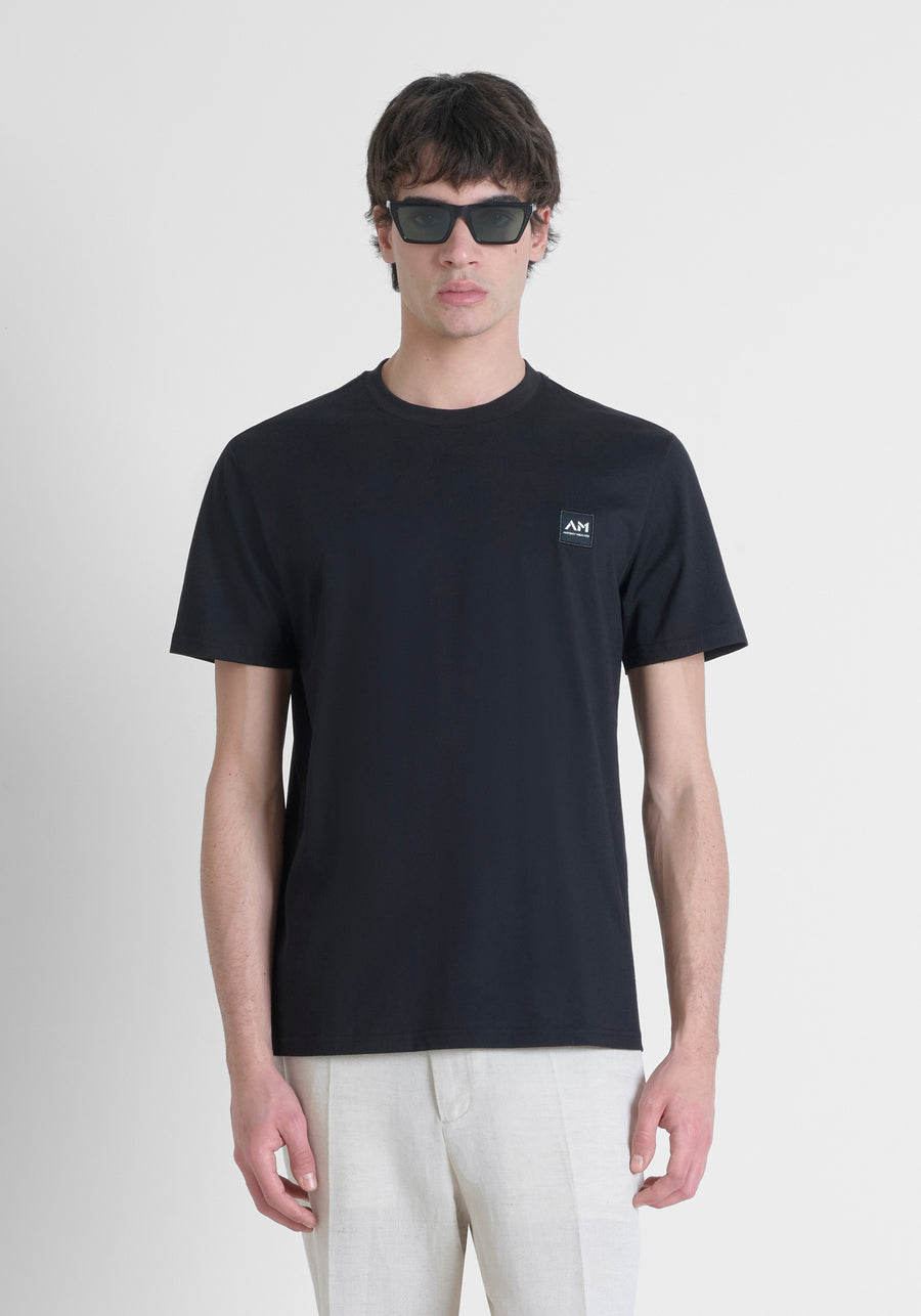 T-SHIRT REGULAR FIT DE PUNTO DE ALGODÓN PURO DE COLOR LISO CON LOGOTIPO EN RELIEVE TONO SOBRE TONO