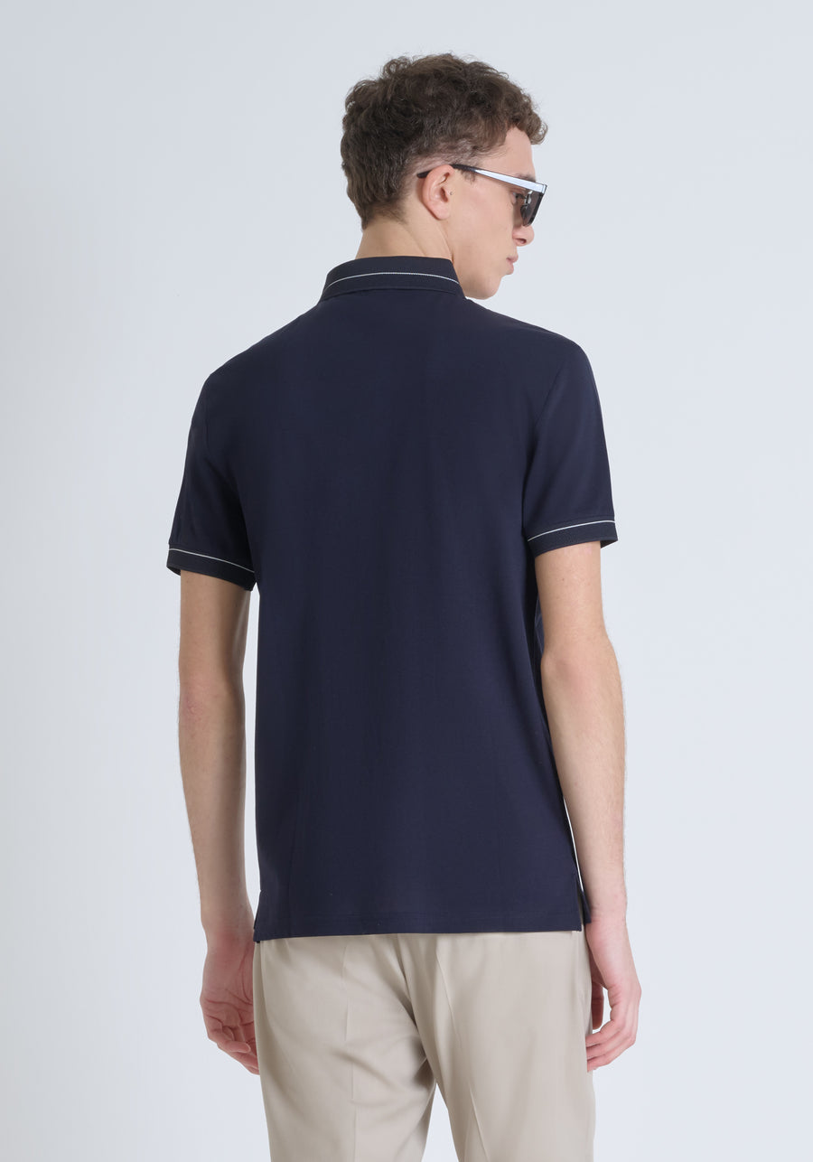 POLO REGULAR FIT DE PUNTO DE ALGODÓN CON PARCHE CON EL LOGOTIPO EN CONTRASTE