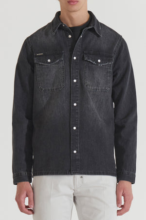 CAMISA REGULAR FIT EN DENIM NEGRO