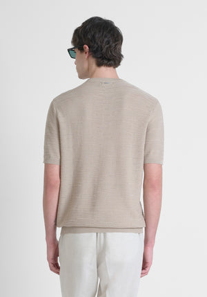 JERSEY REGULAR FIT DE ALGODÓN SUAVE CON INSIGNIA METÁLICA