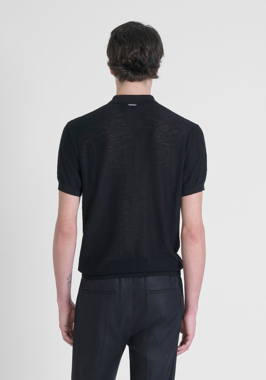 JERSEY REGULAR FIT EN MEZCLA DE LINO CON INSIGNIA DEL LOGOTIPO