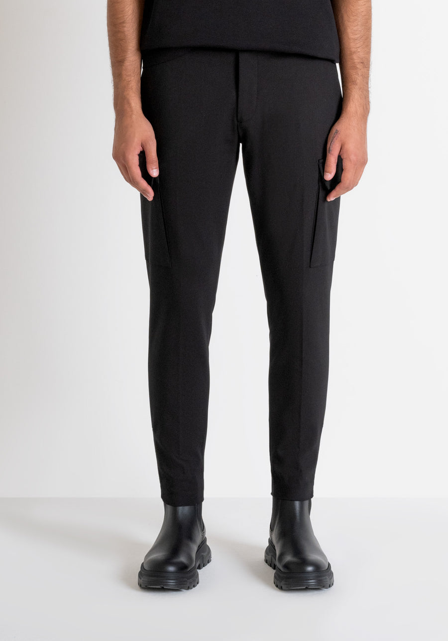 PANTALÓN VERDE MILITAR SKINNY FIT DE ALGODÓN ELÁSTICO