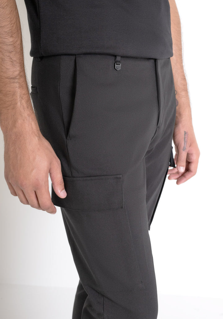 PANTALÓN VERDE MILITAR SKINNY FIT DE ALGODÓN ELÁSTICO