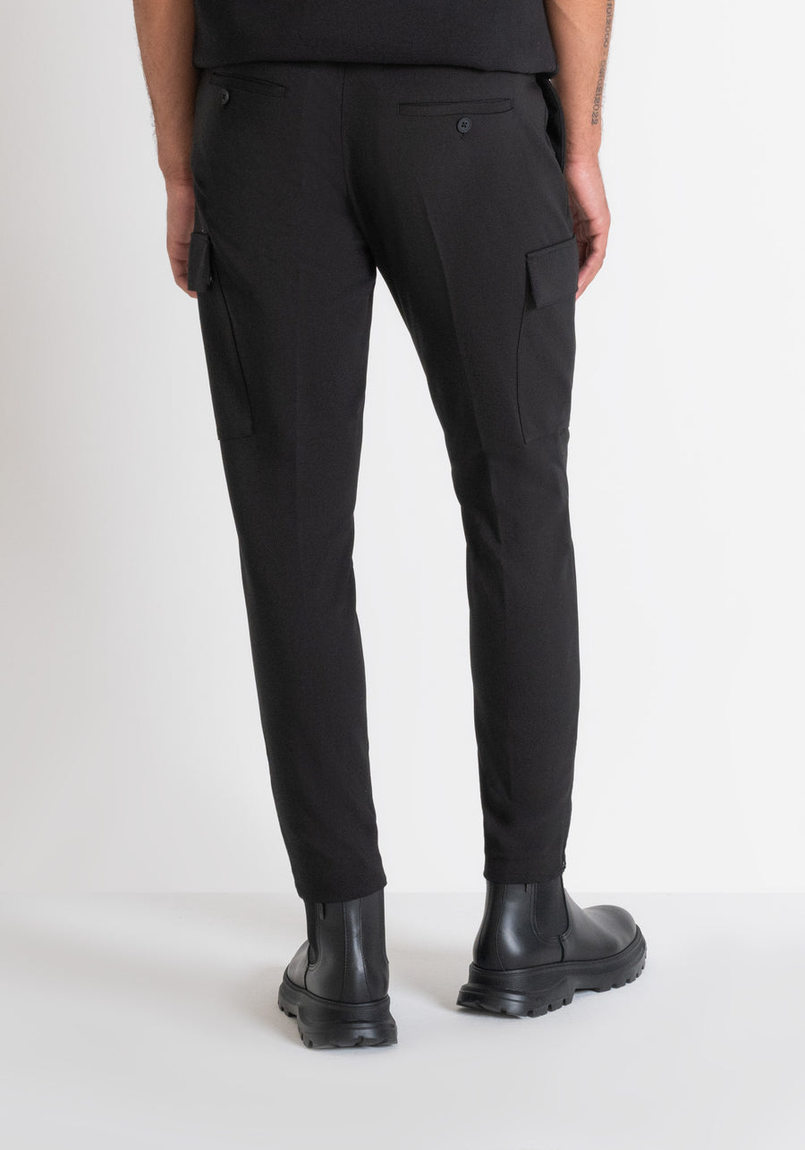 PANTALÓN VERDE MILITAR SKINNY FIT DE ALGODÓN ELÁSTICO