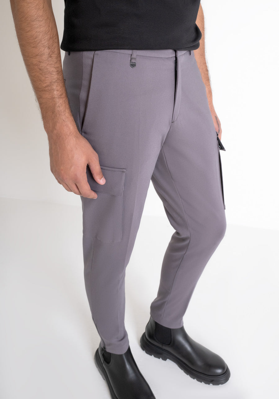 PANTALÓN GRIS SKINNY FIT DE ALGODÓN ELÁSTICO