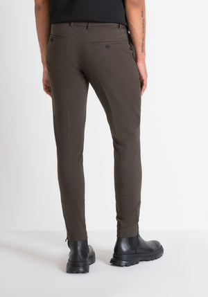 PANTALÓN VERDE MILITAR "THOM" SKINNY FIT DE ALGODÓN ELÁSTICO
